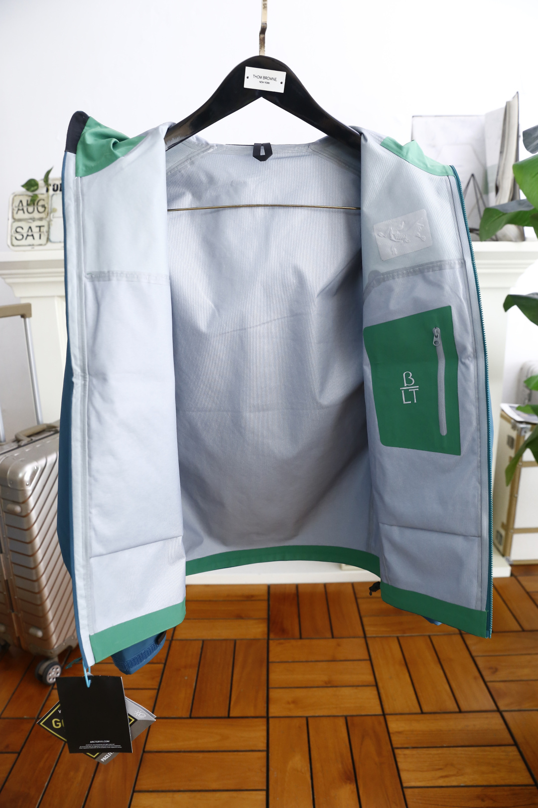 🔥始祖鸟/archaeoPteryx.
26秋季新品！外出登山必入手款👍时尚百搭男女同款拼色冲锋衣！胸前