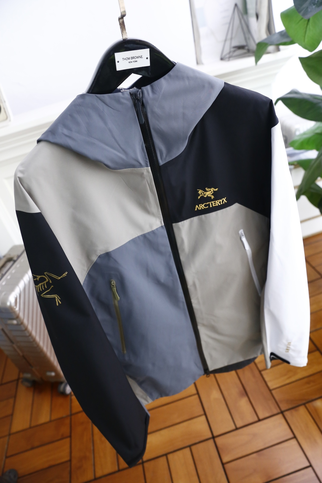 🔥始祖鸟/archaeoPteryx.
26秋季新品！外出登山必入手款👍时尚百搭男女同款拼色冲锋衣！胸前