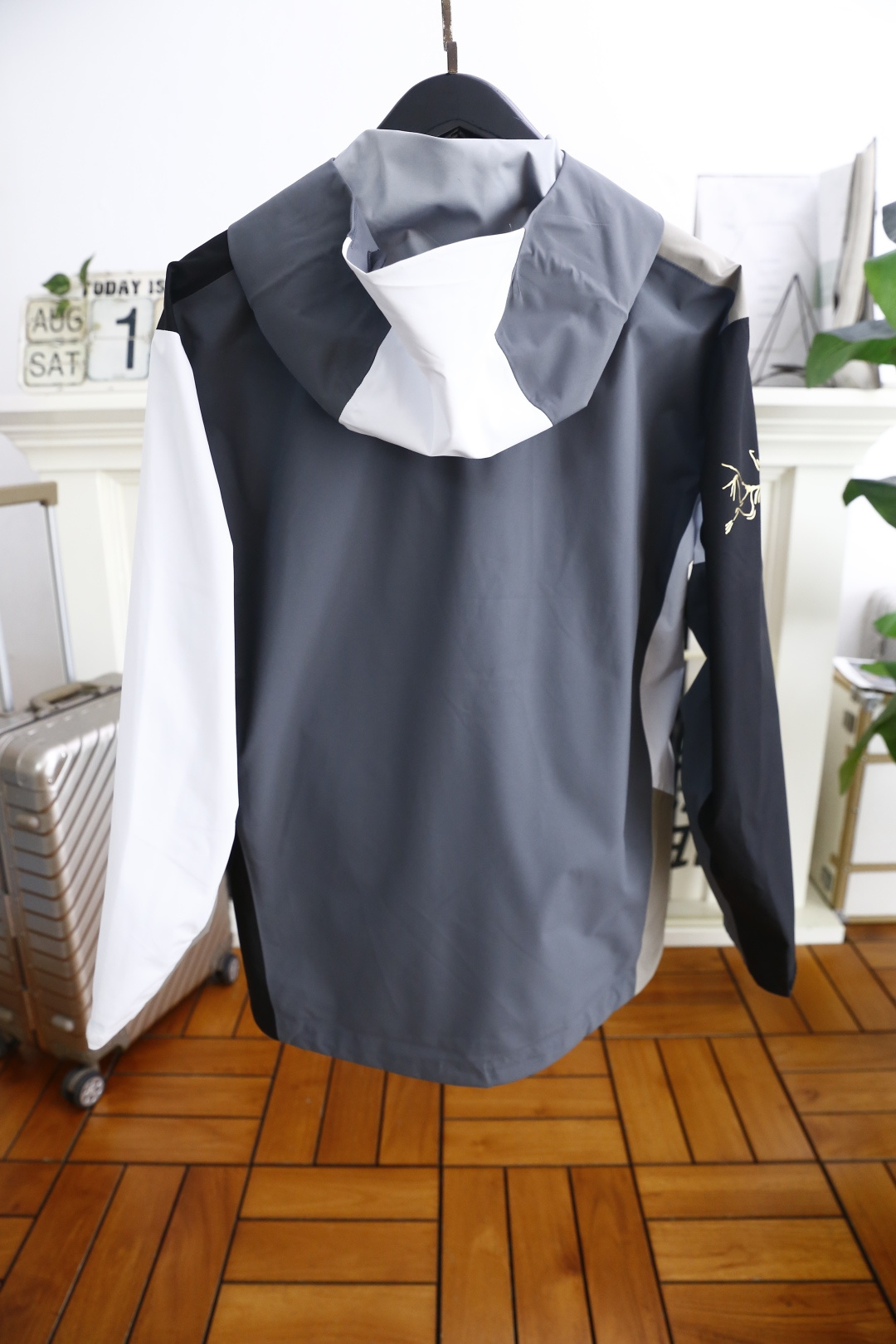 🔥始祖鸟/archaeoPteryx.
26秋季新品！外出登山必入手款👍时尚百搭男女同款拼色冲锋衣！胸前