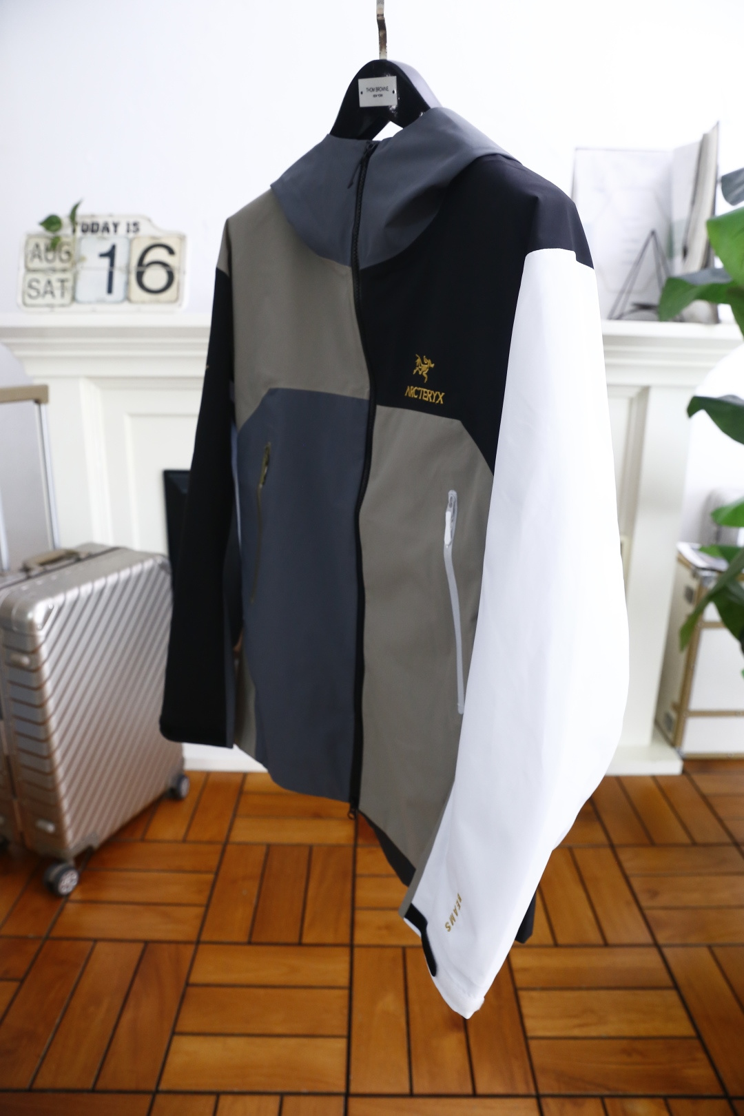 🔥始祖鸟/archaeoPteryx.
26秋季新品！外出登山必入手款👍时尚百搭男女同款拼色冲锋衣！胸前