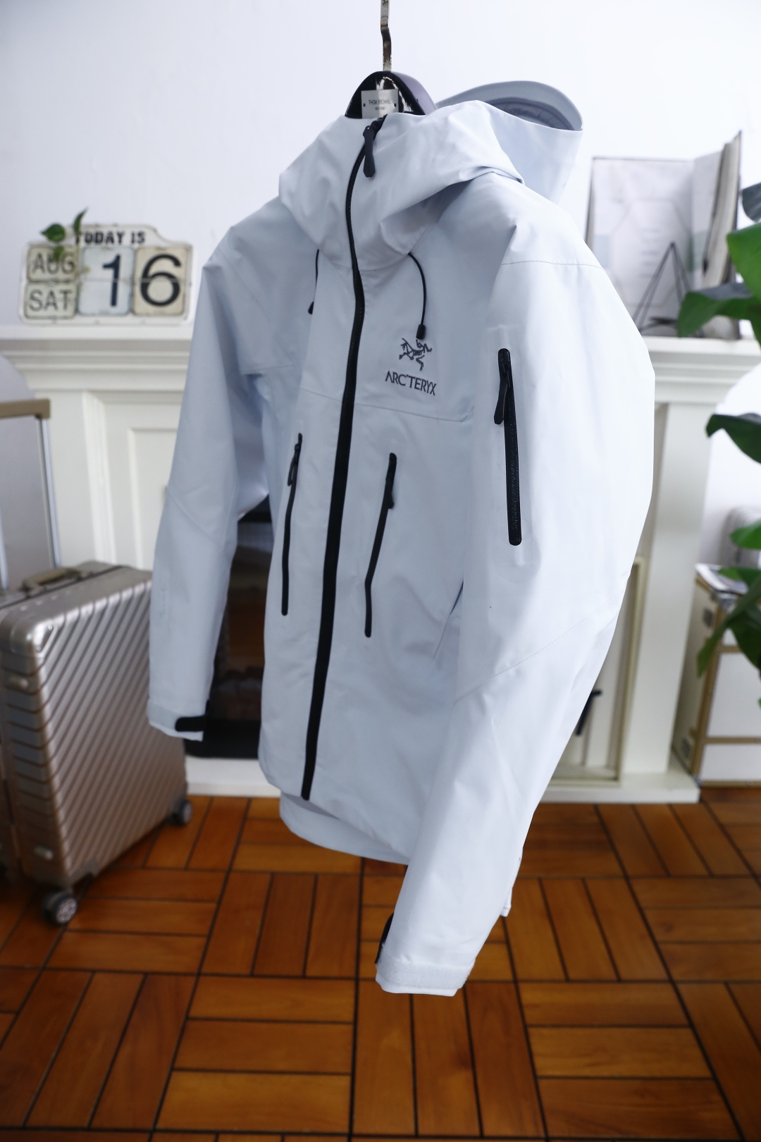 🔥始祖鸟/archaeoPteryx.
26早秋新品🆕时尚百搭男女同款冲锋衣！胸前采用品牌经典LOGO搭