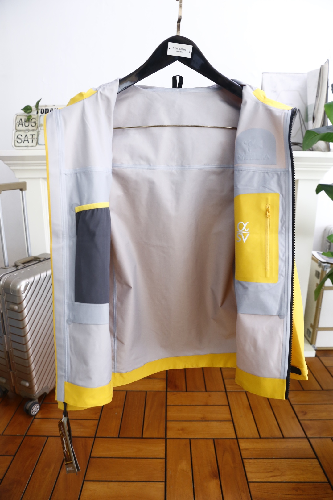 🔥始祖鸟/archaeoPteryx.
26早秋新品🆕时尚百搭男女同款冲锋衣！胸前采用品牌经典LOGO搭