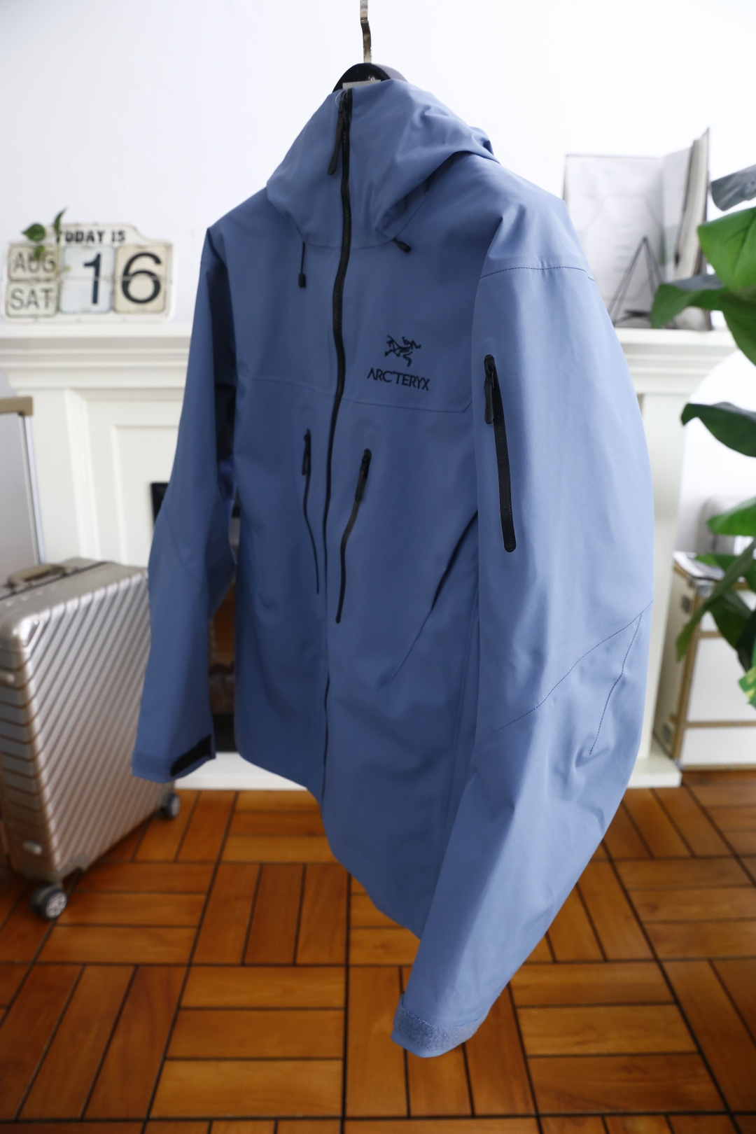 🔥始祖鸟/archaeoPteryx.
26早秋新品🆕时尚百搭男女同款冲锋衣！胸前采用品牌经典LOGO搭