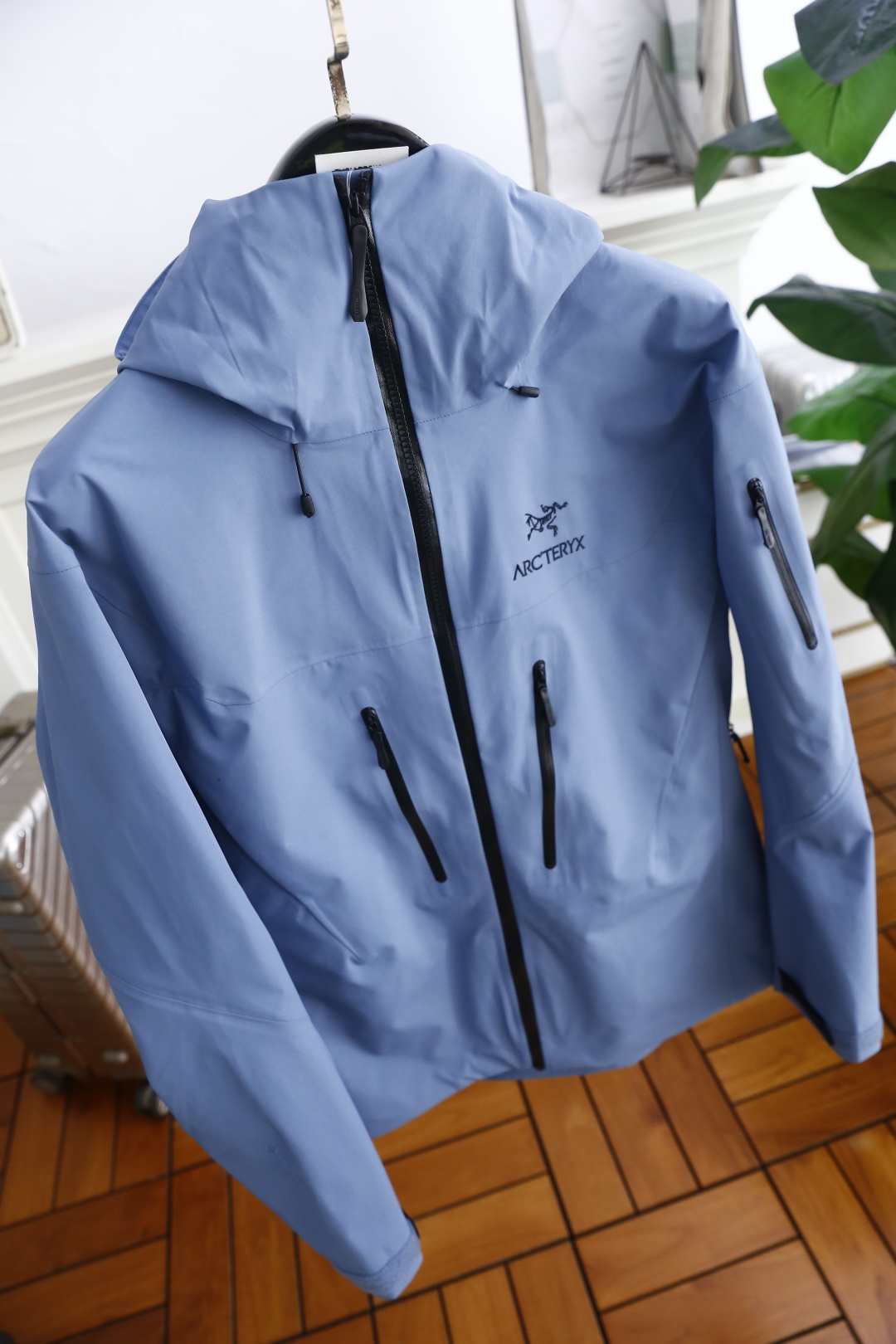 🔥始祖鸟/archaeoPteryx.
26早秋新品🆕时尚百搭男女同款冲锋衣！胸前采用品牌经典LOGO搭