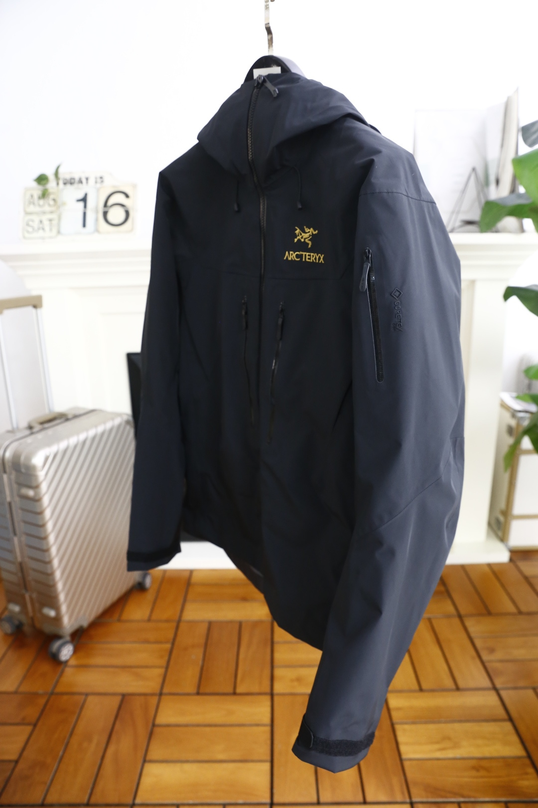 🔥始祖鸟/archaeoPteryx.
26早秋新品🆕时尚百搭男女同款冲锋衣！胸前采用品牌经典LOGO搭