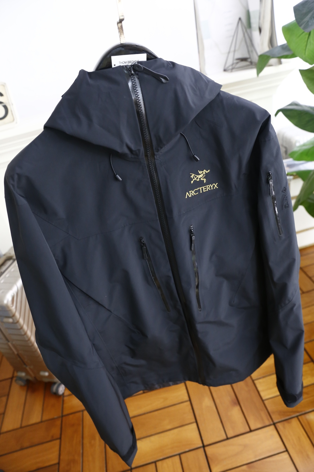 🔥始祖鸟/archaeoPteryx.
26早秋新品🆕时尚百搭男女同款冲锋衣！胸前采用品牌经典LOGO搭