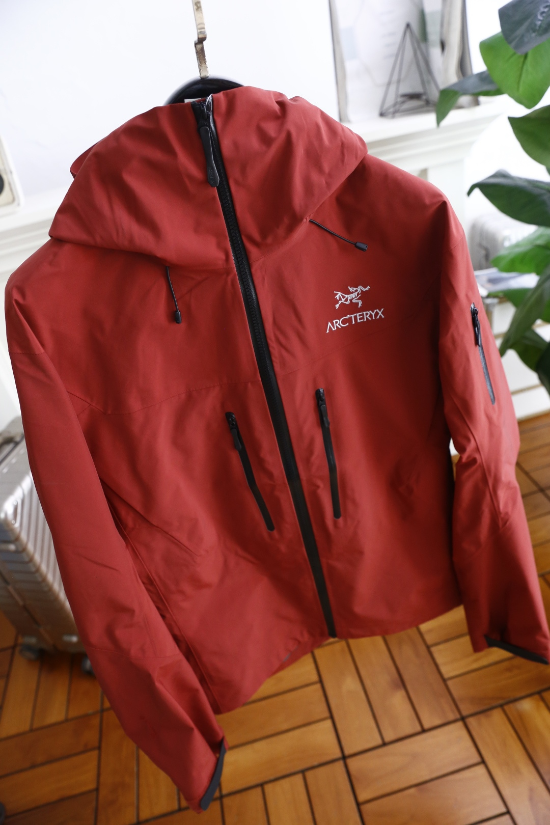 🔥始祖鸟/archaeoPteryx.
26早秋新品🆕时尚百搭男女同款冲锋衣！胸前采用品牌经典LOGO搭