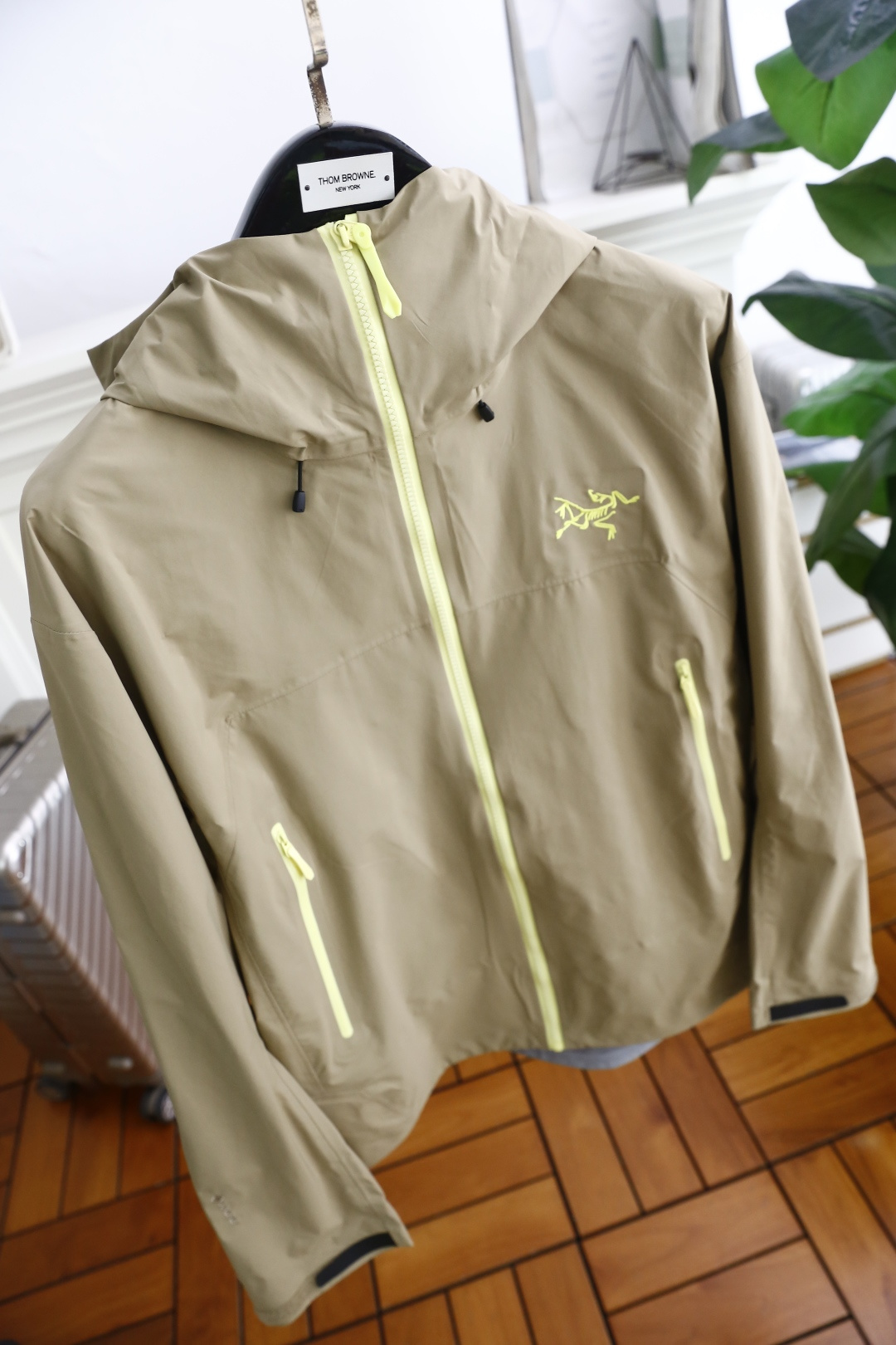 🔥始祖鸟/archaeoPteryx.
26早秋新品🆕时尚百搭男女同款冲锋衣！胸前采用品牌经典LOGO搭