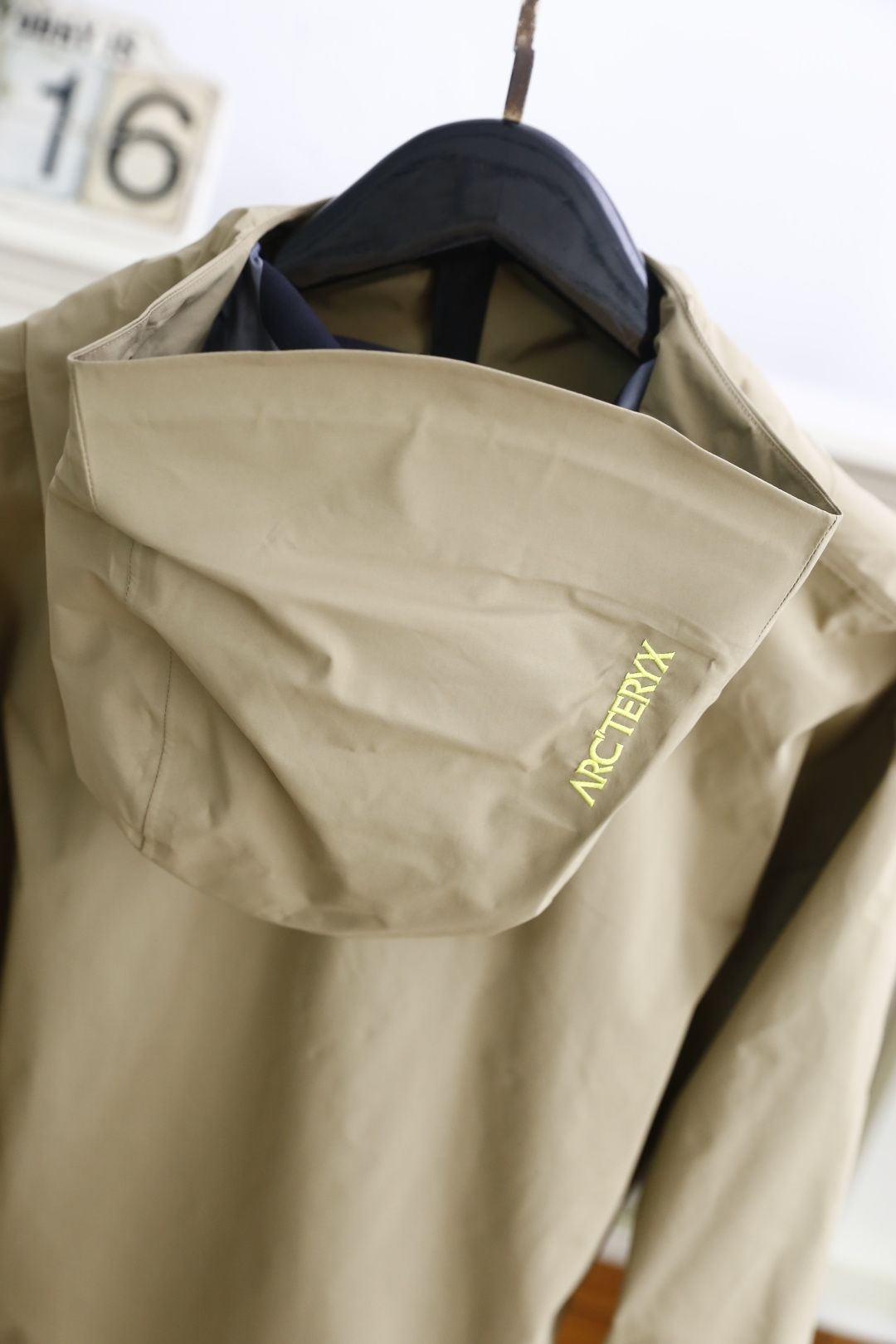 🔥始祖鸟/archaeoPteryx.
26早秋新品🆕时尚百搭男女同款冲锋衣！胸前采用品牌经典LOGO搭