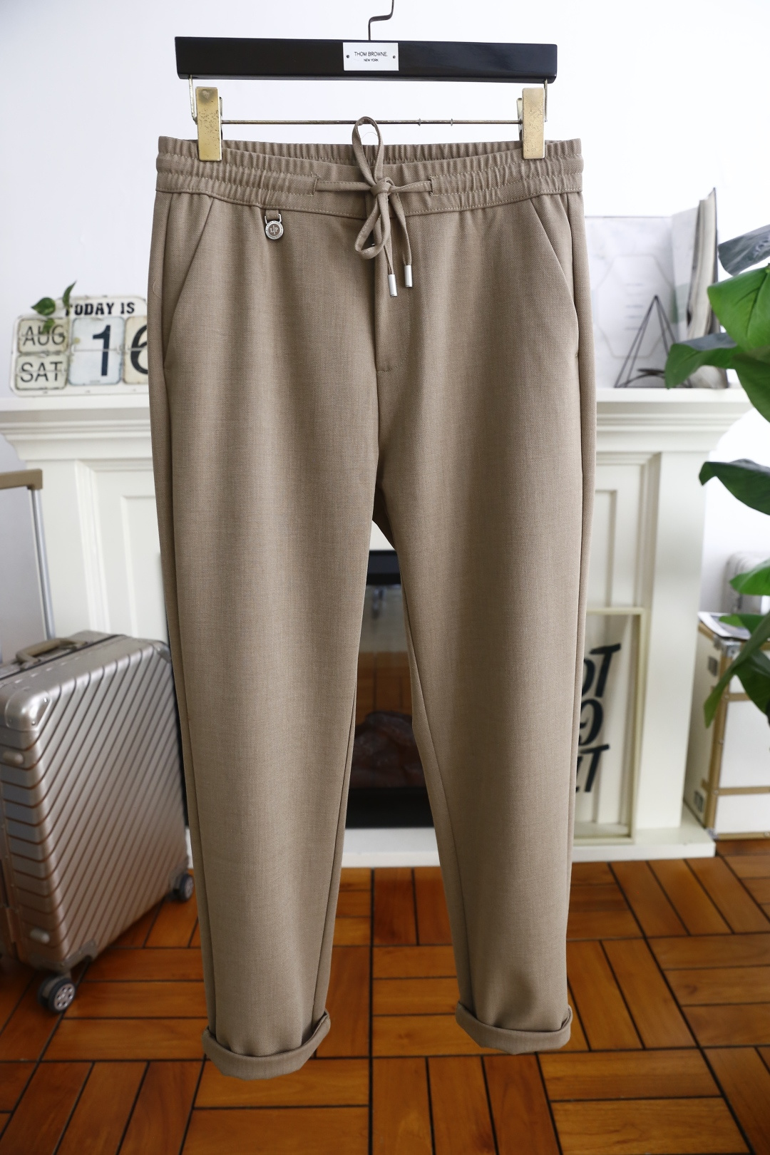 🔥lP🆕.
25早秋新款发布！lP🆕时尚男士百搭松紧腰休闲西裤！奢华品牌经典字母LOGO设计！采用舒适柔