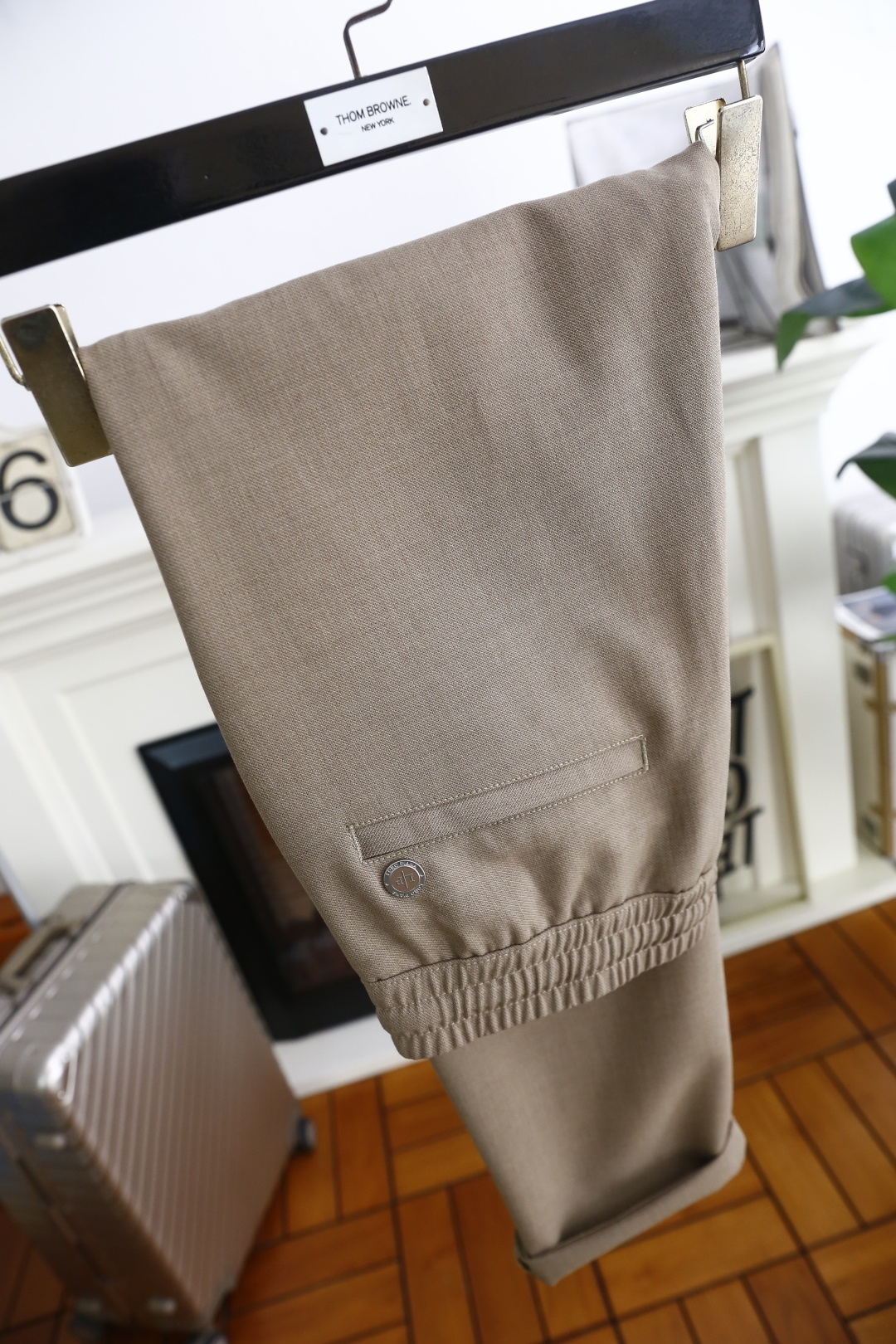 🔥lP🆕.
25早秋新款发布！lP🆕时尚男士百搭松紧腰休闲西裤！奢华品牌经典字母LOGO设计！采用舒适柔