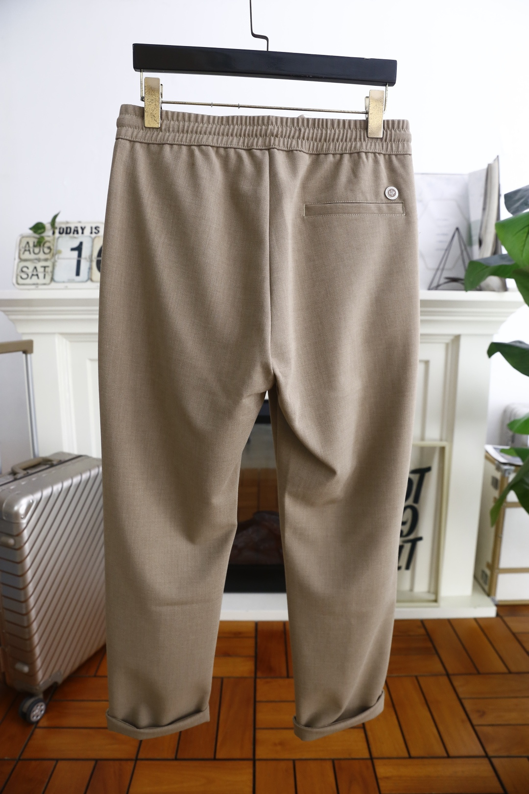 🔥lP🆕.
25早秋新款发布！lP🆕时尚男士百搭松紧腰休闲西裤！奢华品牌经典字母LOGO设计！采用舒适柔