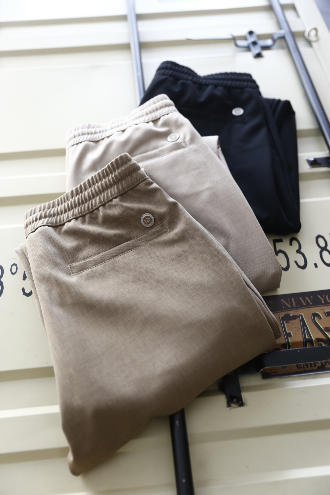 🔥lP🆕.
25早秋新款发布！lP🆕时尚男士百搭松紧腰休闲西裤！奢华品牌经典字母LOGO设计！采用舒适柔