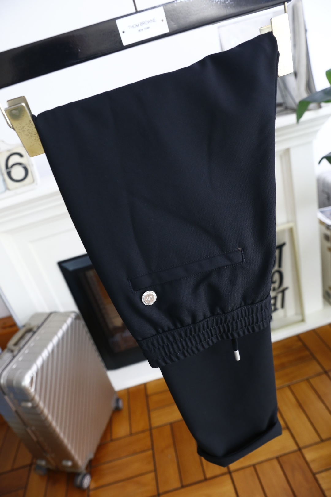 🔥lP🆕.
25早秋新款发布！lP🆕时尚男士百搭松紧腰休闲西裤！奢华品牌经典字母LOGO设计！采用舒适柔