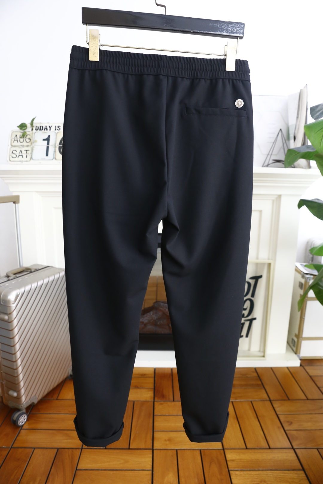 🔥lP🆕.
25早秋新款发布！lP🆕时尚男士百搭松紧腰休闲西裤！奢华品牌经典字母LOGO设计！采用舒适柔