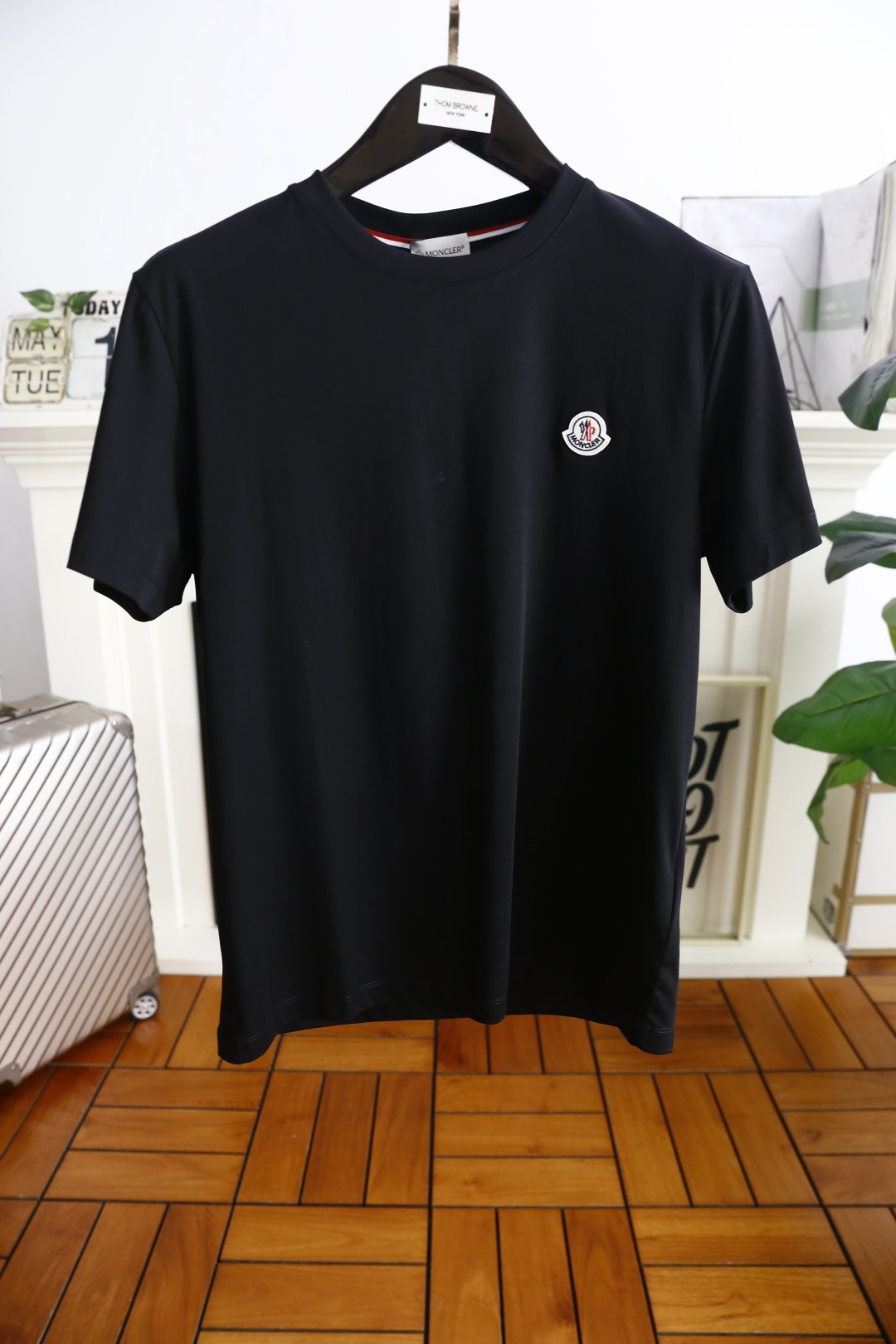 🔥蒙口/Mon*ler.
2025夏季原单男士休闲打底短袖T恤！奢华经典品牌原版字母LOGO设计！高端定