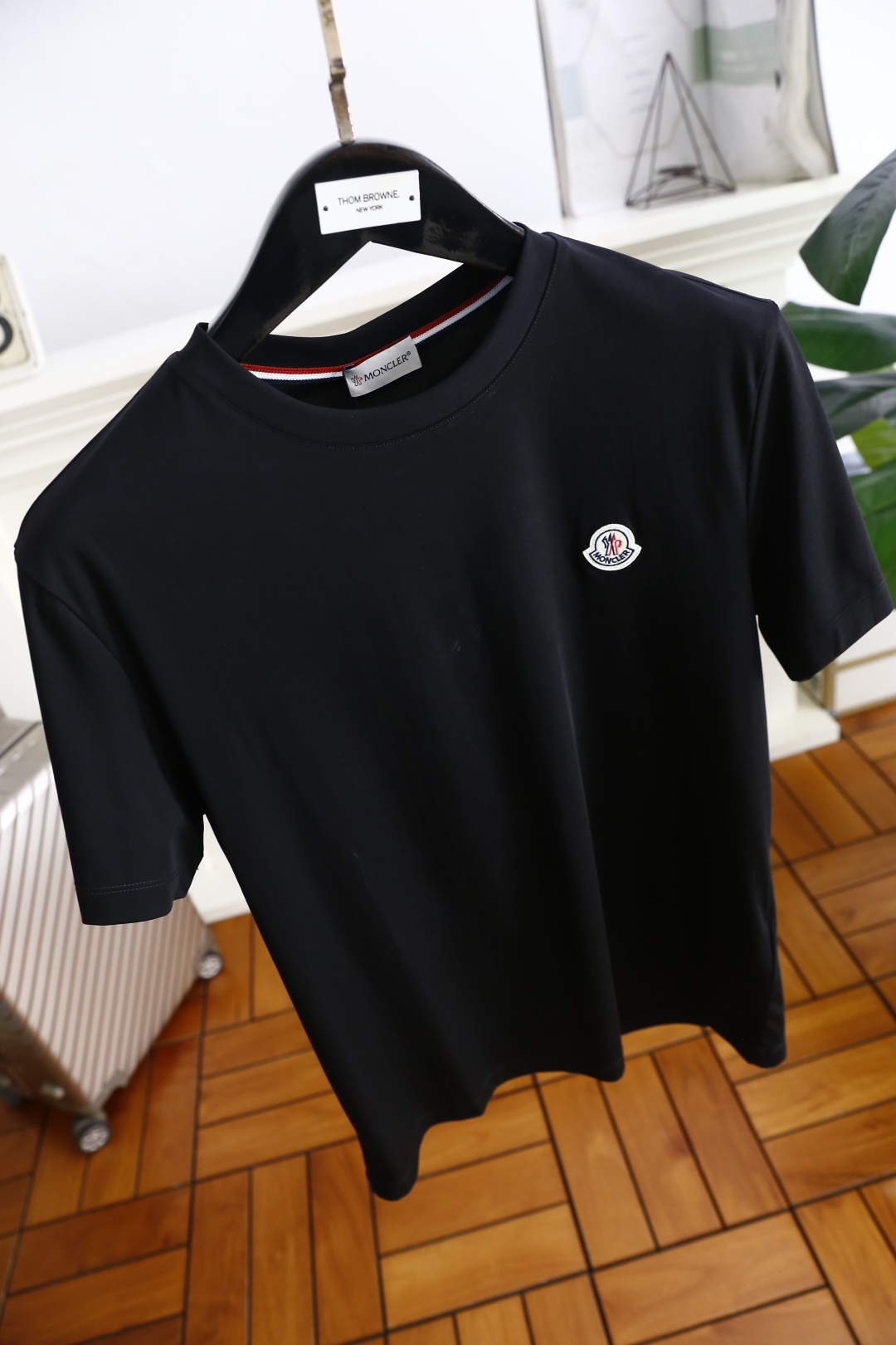 🔥蒙口/Mon*ler.
2025夏季原单男士休闲打底短袖T恤！奢华经典品牌原版字母LOGO设计！高端定