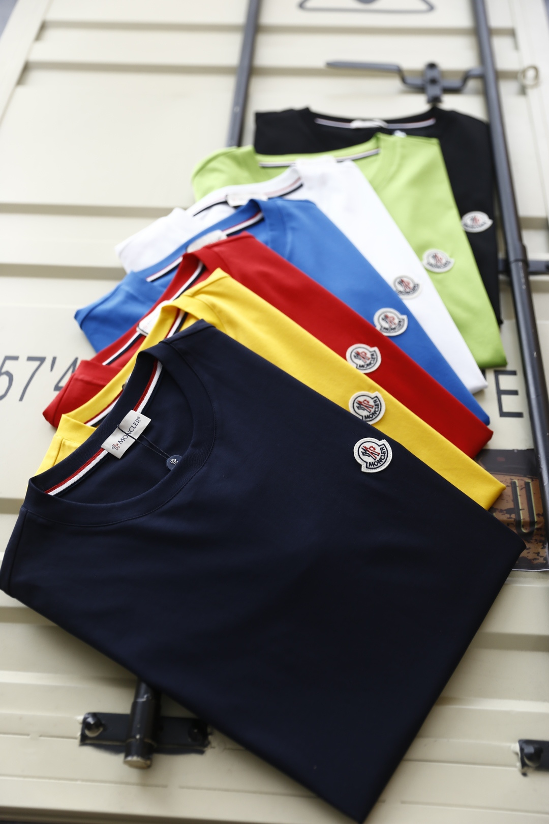 🔥蒙口/Mon*ler.
2025夏季原单男士休闲打底短袖T恤！奢华经典品牌原版字母LOGO设计！高端定