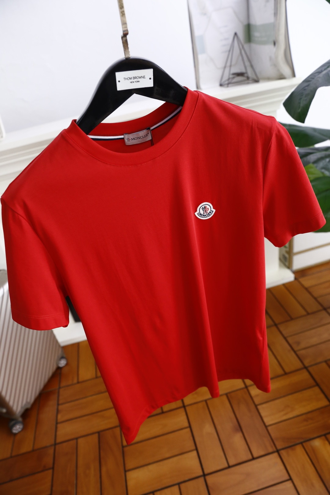 🔥蒙口/Mon*ler.
2025夏季原单男士休闲打底短袖T恤！奢华经典品牌原版字母LOGO设计！高端定