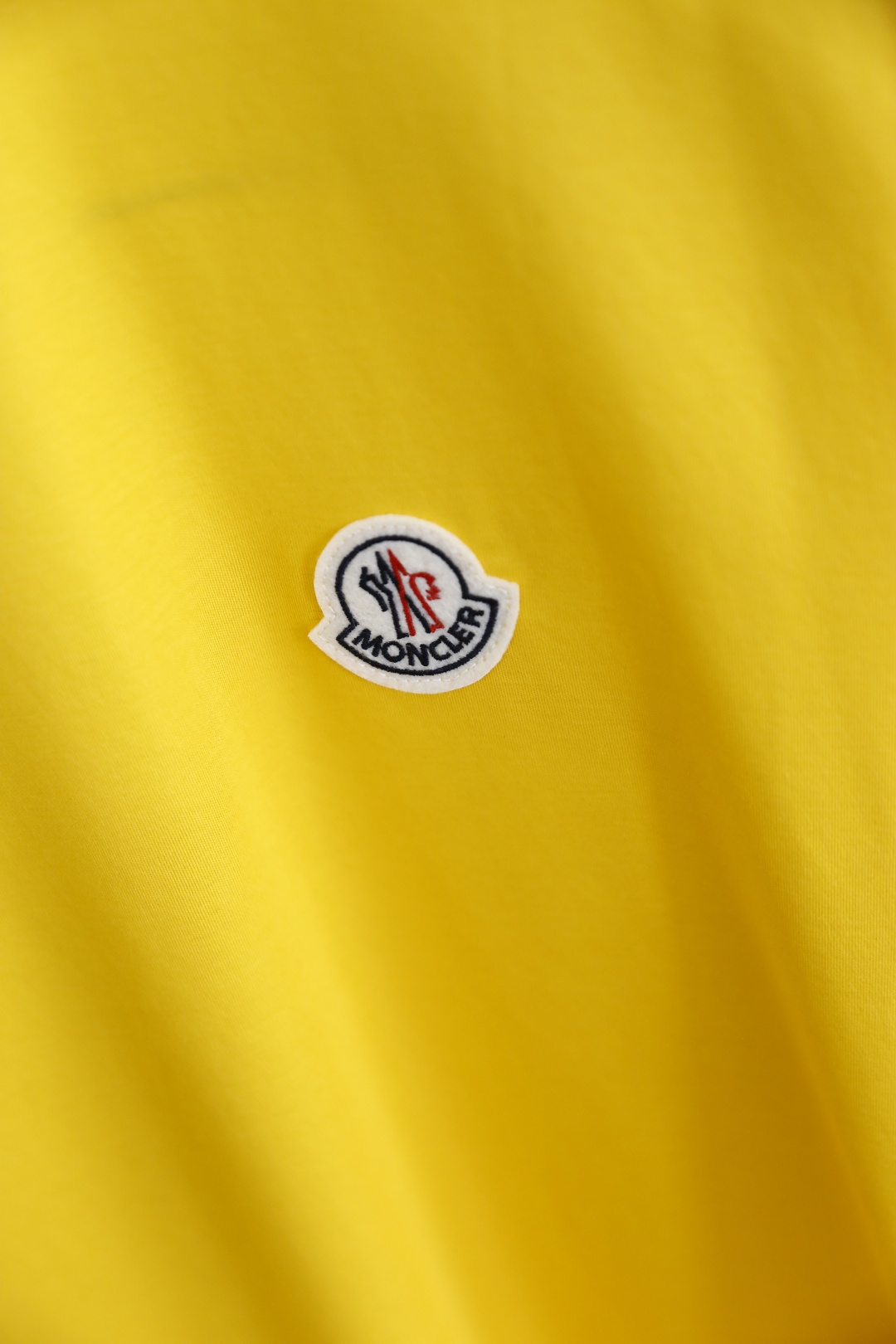 🔥蒙口/Mon*ler.
2025夏季原单男士休闲打底短袖T恤！奢华经典品牌原版字母LOGO设计！高端定