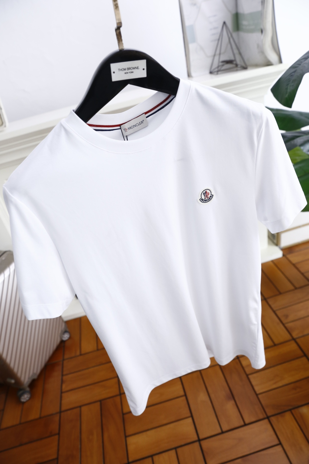 🔥蒙口/Mon*ler.
2025夏季原单男士休闲打底短袖T恤！奢华经典品牌原版字母LOGO设计！高端定