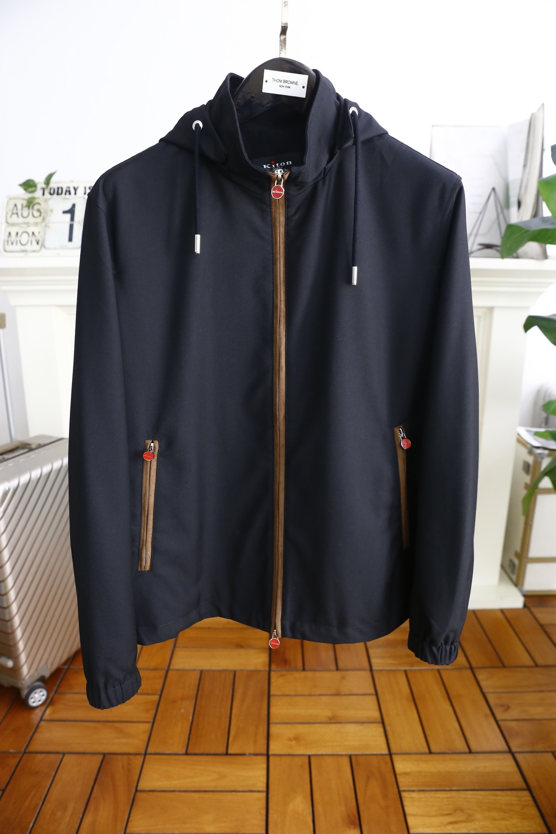 🔥kiton.
秋季新款🆕时尚男士连帽夹克👍🏼奢华品牌经典logo设计👍高级定制 任何人都可以轻松驾驶 