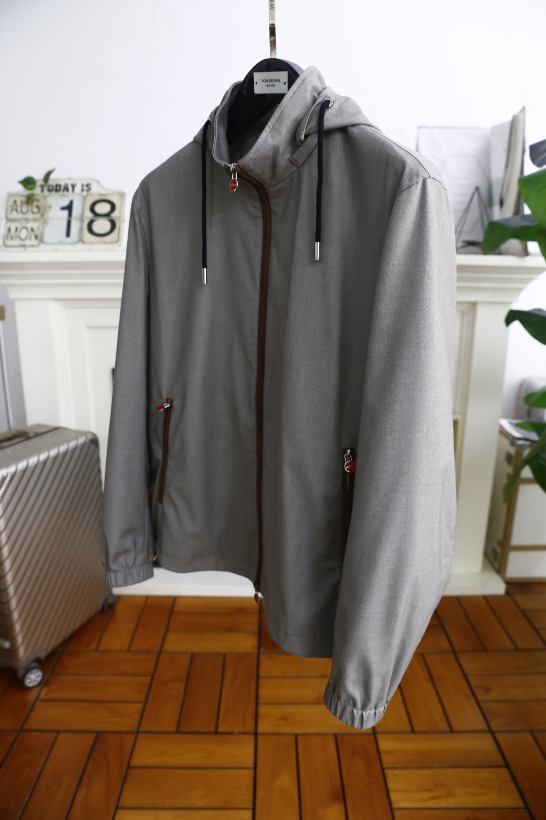 🔥kiton.
秋季新款🆕时尚男士连帽夹克👍🏼奢华品牌经典logo设计👍高级定制 任何人都可以轻松驾驶 