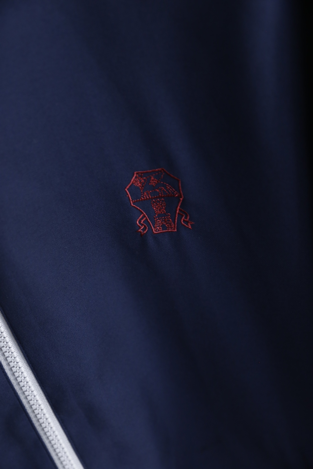 🔥Brunello Cucinelli.
秋季新品🆕顶级原单男士双面可穿夹克！时尚连帽设计📸采用舒适精纺