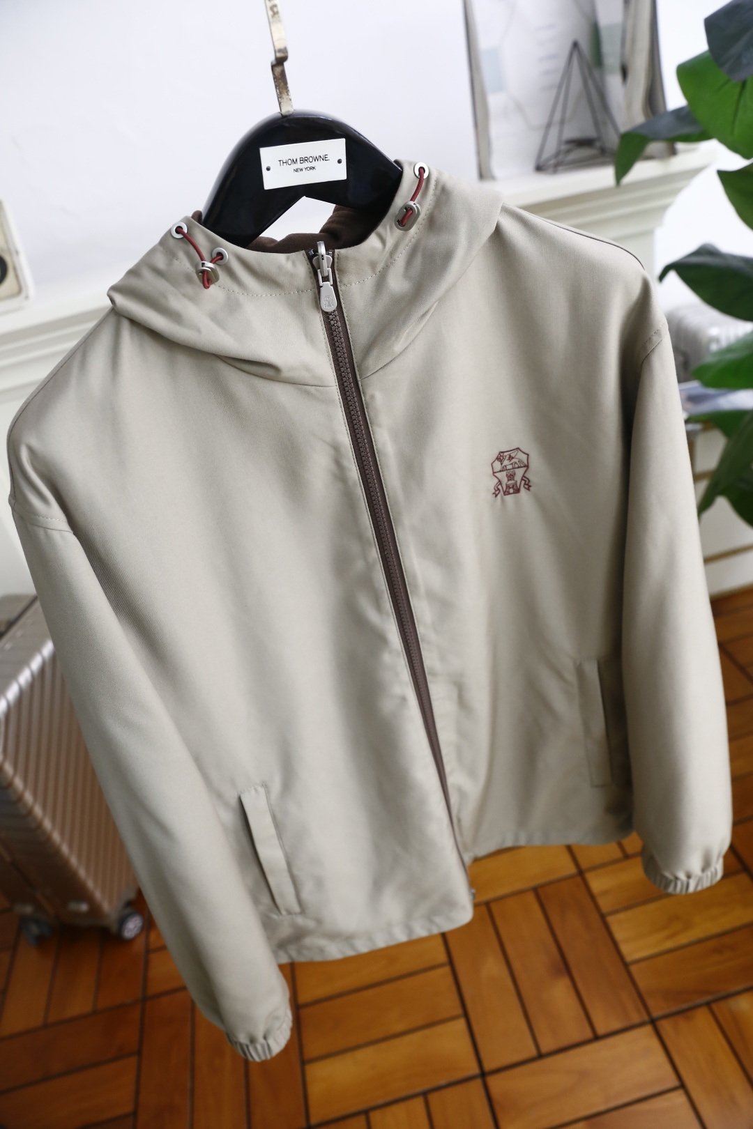 🔥Brunello Cucinelli.
秋季新品🆕顶级原单男士双面可穿夹克！时尚连帽设计📸采用舒适精纺