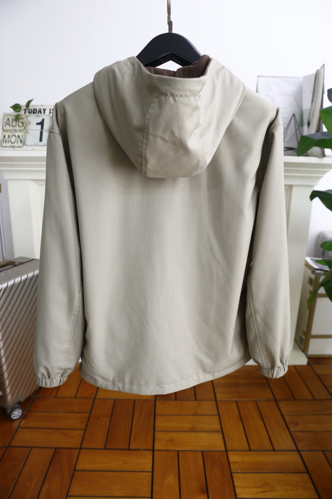 🔥Brunello Cucinelli.
秋季新品🆕顶级原单男士双面可穿夹克！时尚连帽设计📸采用舒适精纺