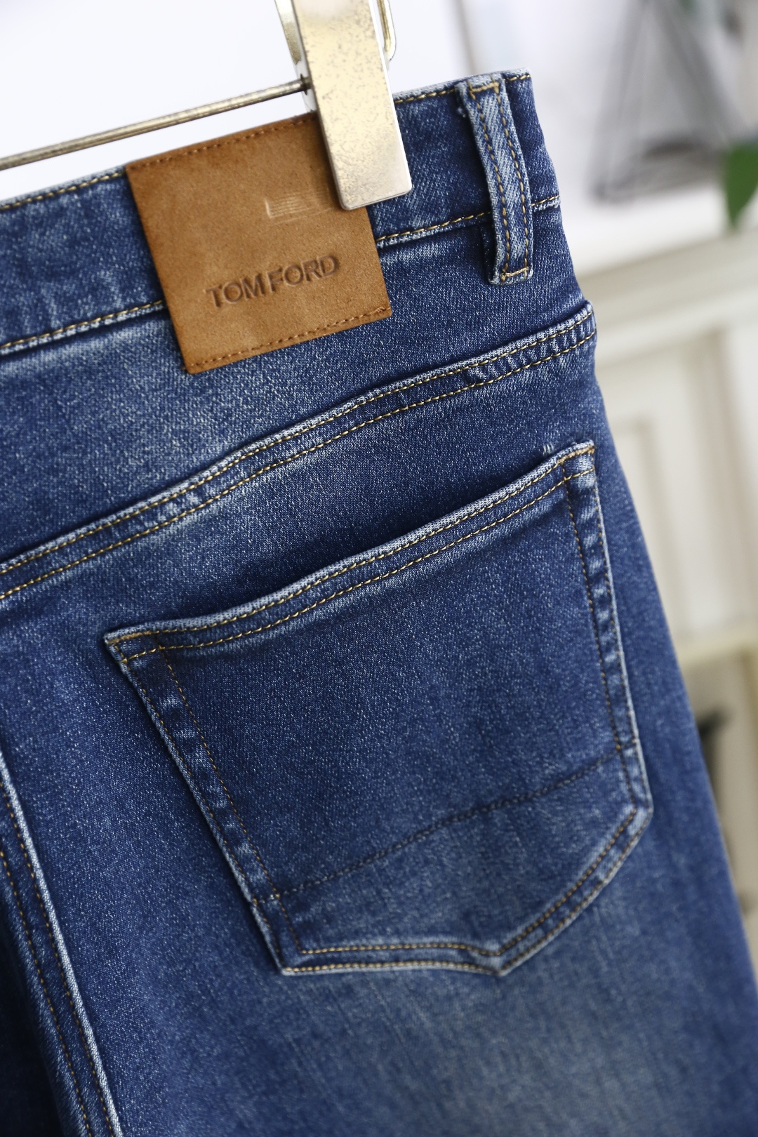 🔥TF.
季新品时尚男士牛仔裤👖采用客供水洗弹力牛仔裤！奢华经典品牌Logo标志彰显品牌特征，时尚潮流因