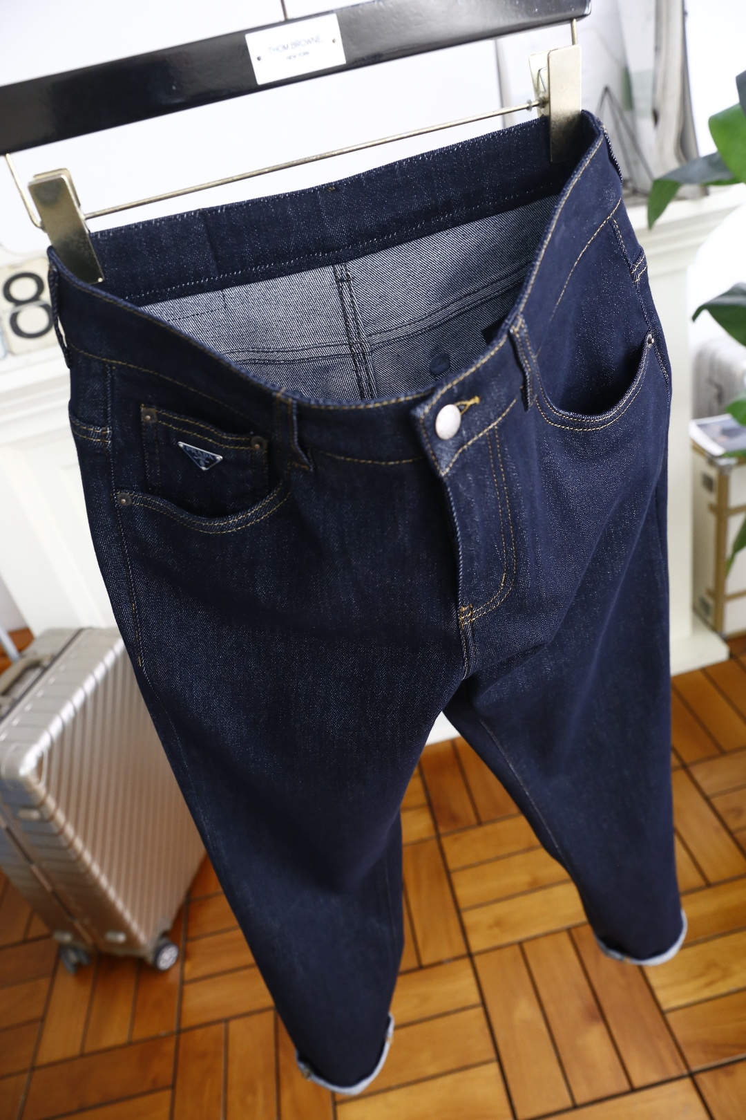 🔥普拉*/Pr*da.
26早秋新品时尚男士牛仔裤👖采用客供水洗弹力牛仔裤！奢华经典品牌Logo标志彰显