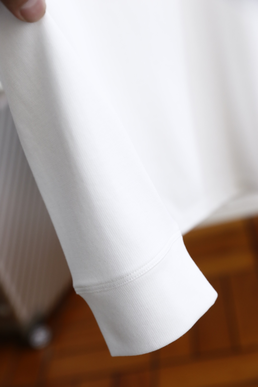 🔥Kiton.
季新品时尚男士高品质长袖打底衫！采用高档舒适棉面料，舒适保暖极佳 可防静电手感舒适顺滑 