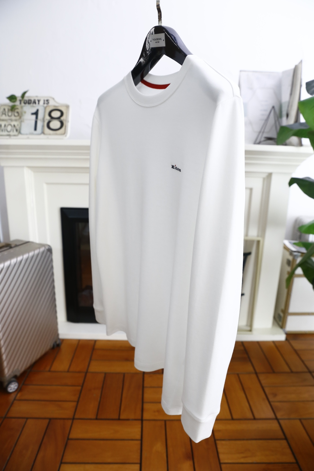 🔥Kiton.
季新品时尚男士高品质长袖打底衫！采用高档舒适棉面料，舒适保暖极佳 可防静电手感舒适顺滑 