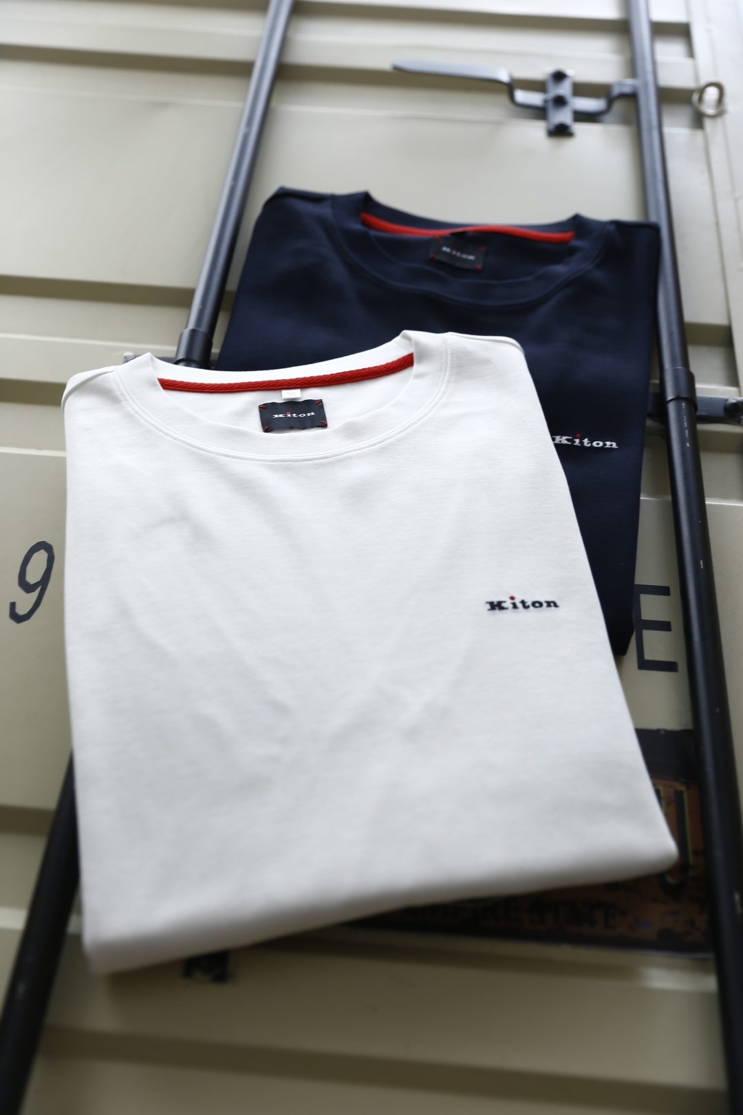 🔥Kiton.
季新品时尚男士高品质长袖打底衫！采用高档舒适棉面料，舒适保暖极佳 可防静电手感舒适顺滑 