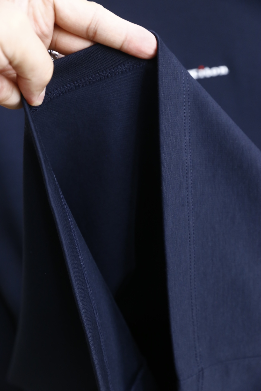 🔥Kiton.
季新品时尚男士高品质长袖打底衫！采用高档舒适棉面料，舒适保暖极佳 可防静电手感舒适顺滑 