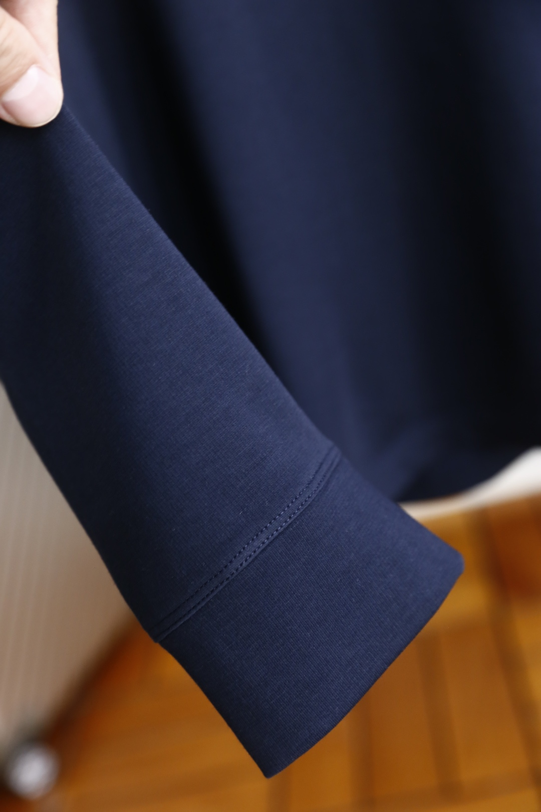 🔥Kiton.
季新品时尚男士高品质长袖打底衫！采用高档舒适棉面料，舒适保暖极佳 可防静电手感舒适顺滑 