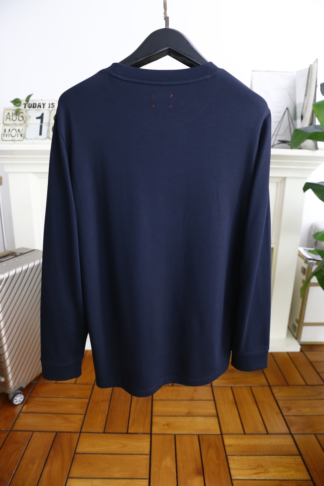 🔥Kiton.
季新品时尚男士高品质长袖打底衫！采用高档舒适棉面料，舒适保暖极佳 可防静电手感舒适顺滑 