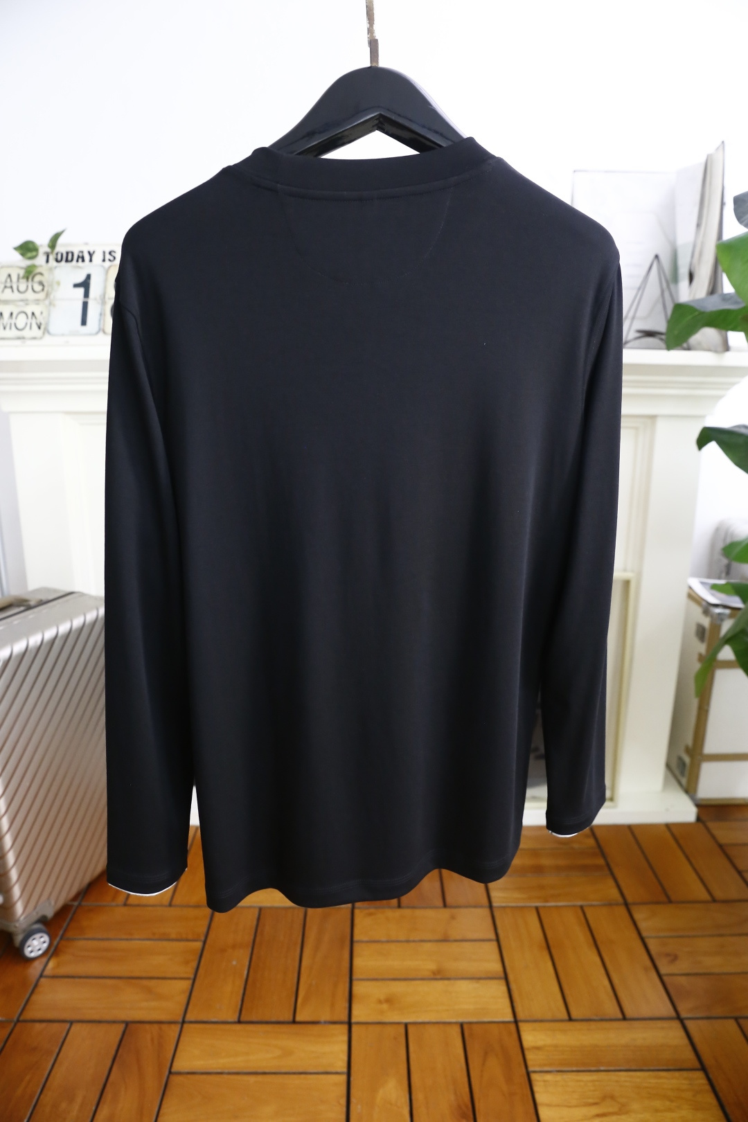 🔥Brunello Cucinelli.
早秋新品时尚男士圆领打底衫🔥胸前奢华经典LOGO设计！绝对经得