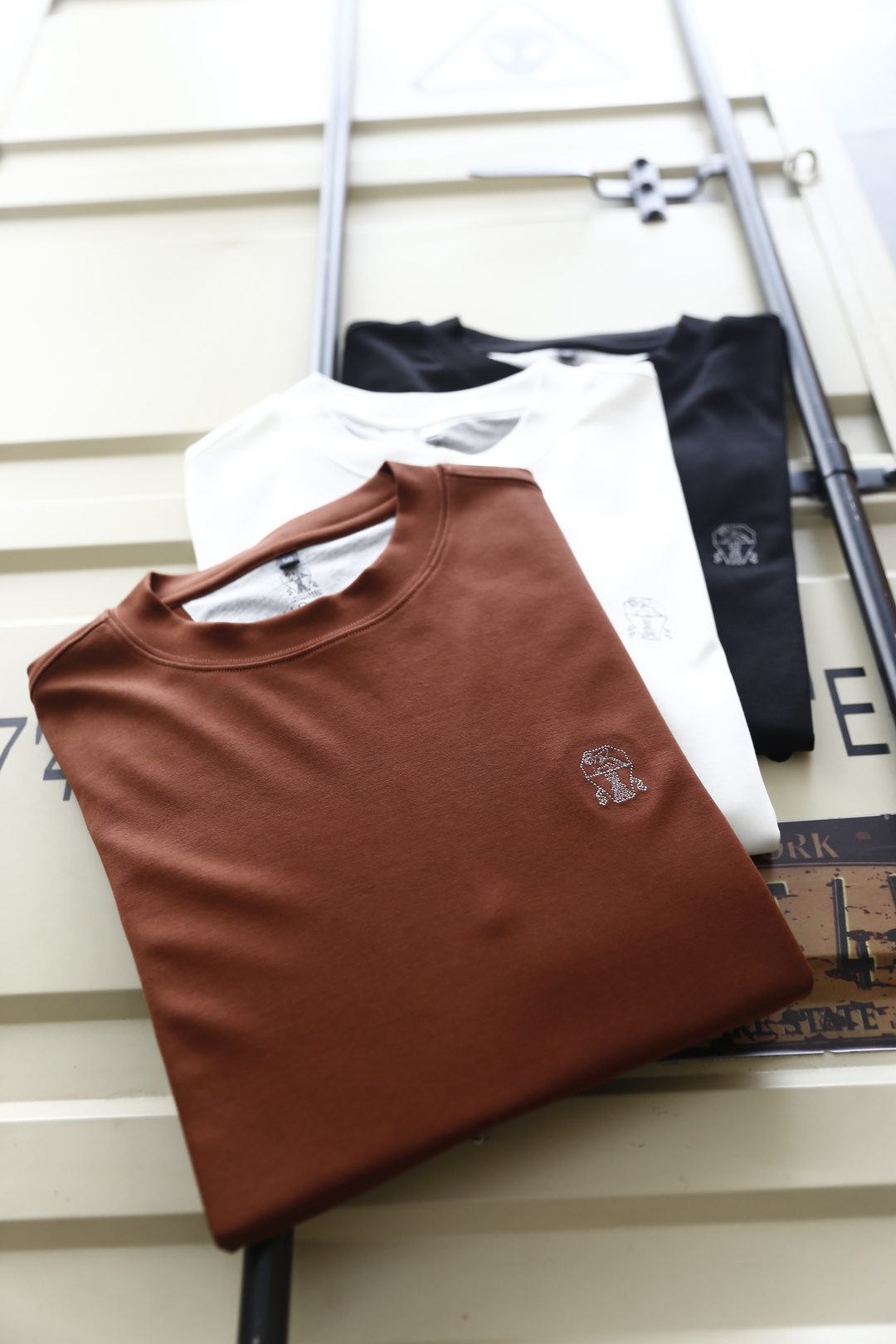 🔥Brunello Cucinelli.
早秋新品时尚男士圆领打底衫🔥胸前奢华经典LOGO设计！绝对经得