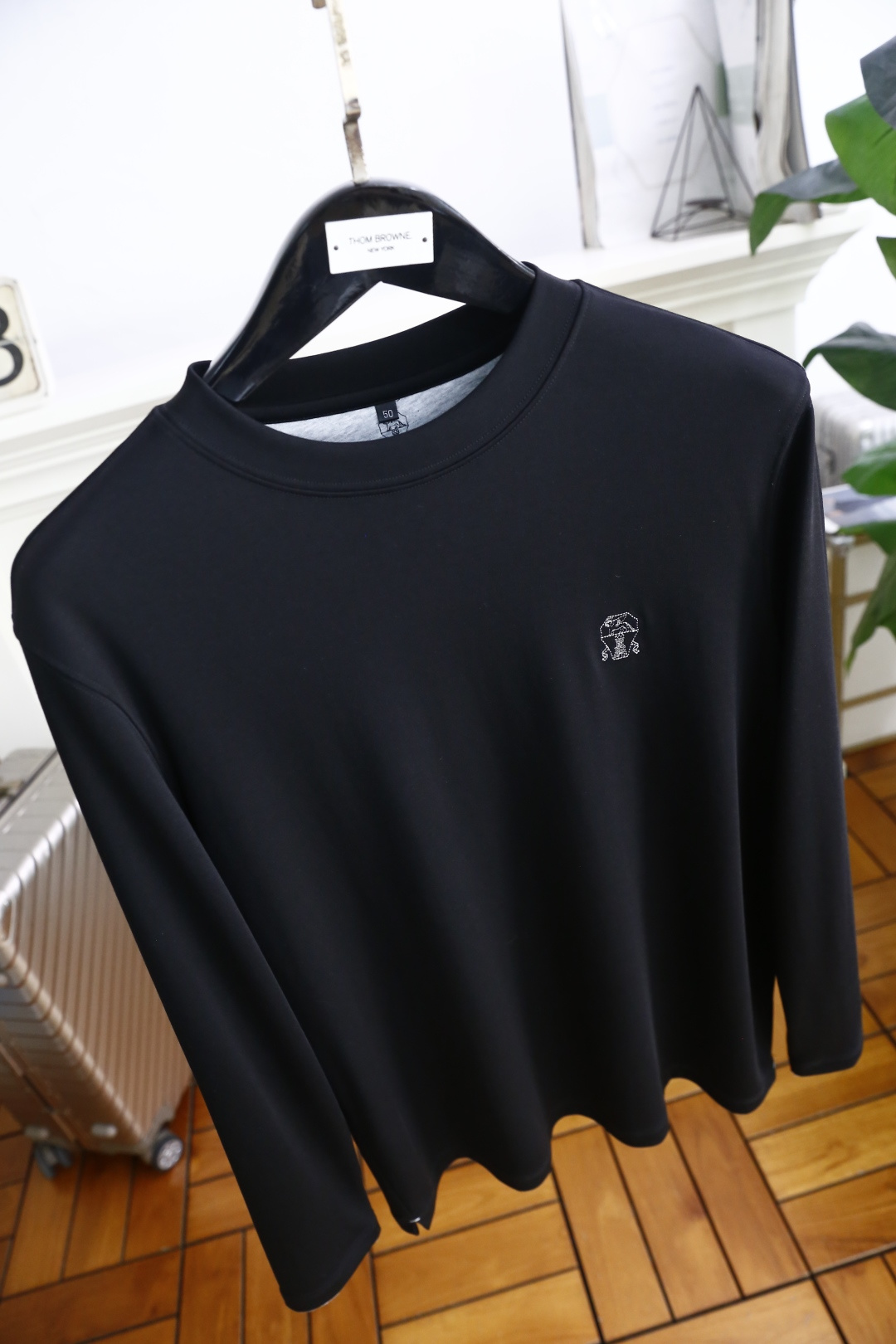 🔥Brunello Cucinelli.
早秋新品时尚男士圆领打底衫🔥胸前奢华经典LOGO设计！绝对经得