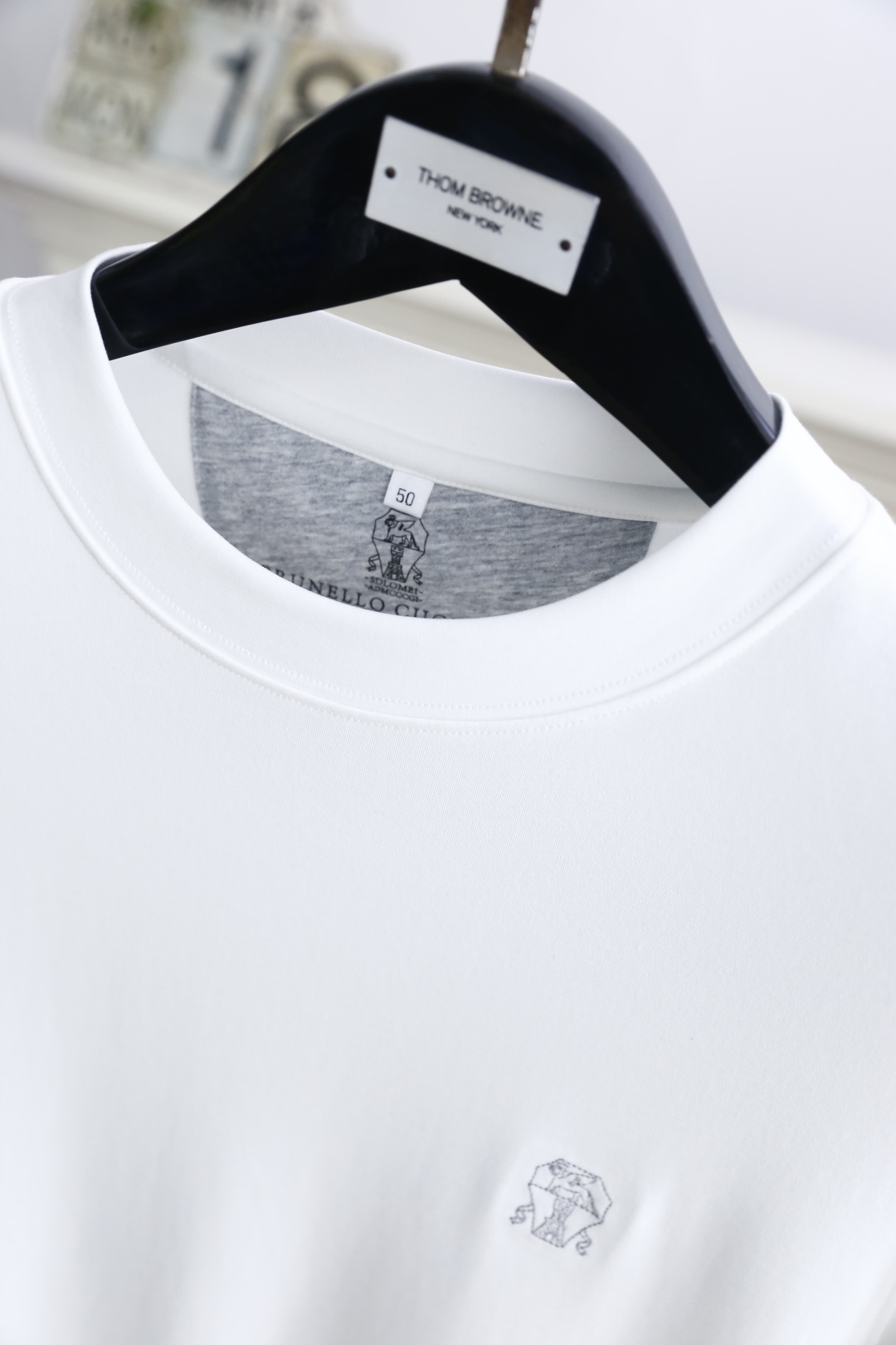 🔥Brunello Cucinelli.
早秋新品时尚男士圆领打底衫🔥胸前奢华经典LOGO设计！绝对经得