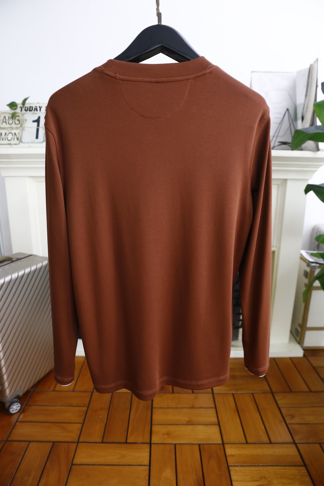 🔥Brunello Cucinelli.
早秋新品时尚男士圆领打底衫🔥胸前奢华经典LOGO设计！绝对经得