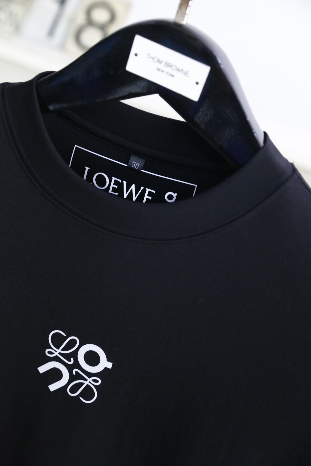 🔥罗意威.
早秋新品打底短袖🆕男士百搭款短袖！采用进口舒适莫代尔棉面料👍衣橱里不可或缺的百搭利器，市面罕