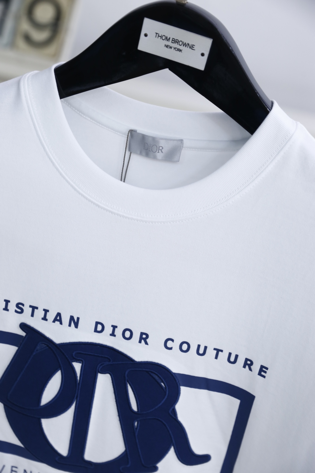 🔥迪奥/Christian D*or.
2025夏季男士圆领短袖🍃胸前奢华品牌字母LOGO标识标注👍🏼上