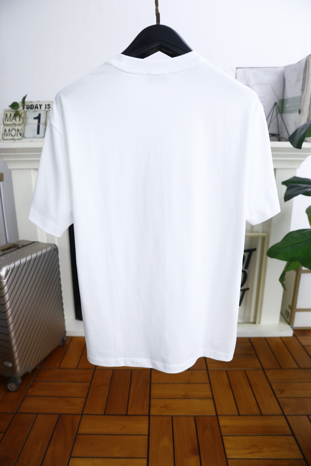 🔥迪奥/Christian D*or.
2025夏季男士圆领短袖🍃胸前奢华品牌字母LOGO标识标注👍🏼上