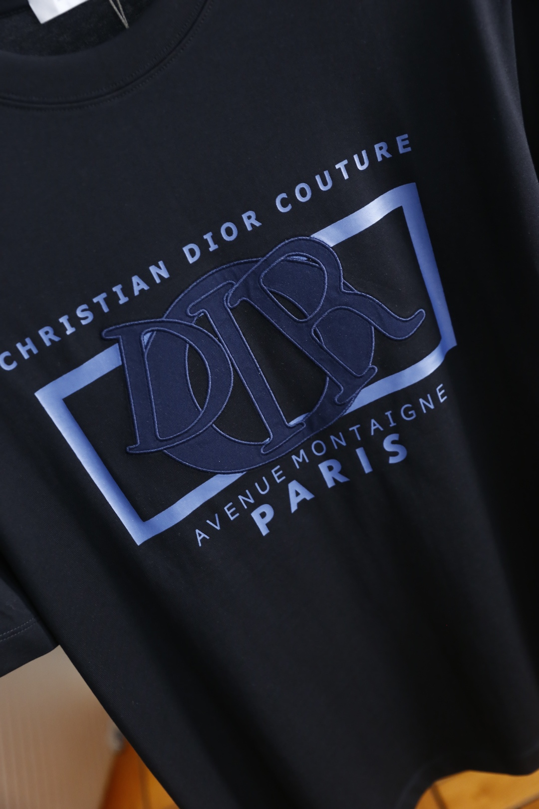 🔥迪奥/Christian D*or.
2025夏季男士圆领短袖🍃胸前奢华品牌字母LOGO标识标注👍🏼上