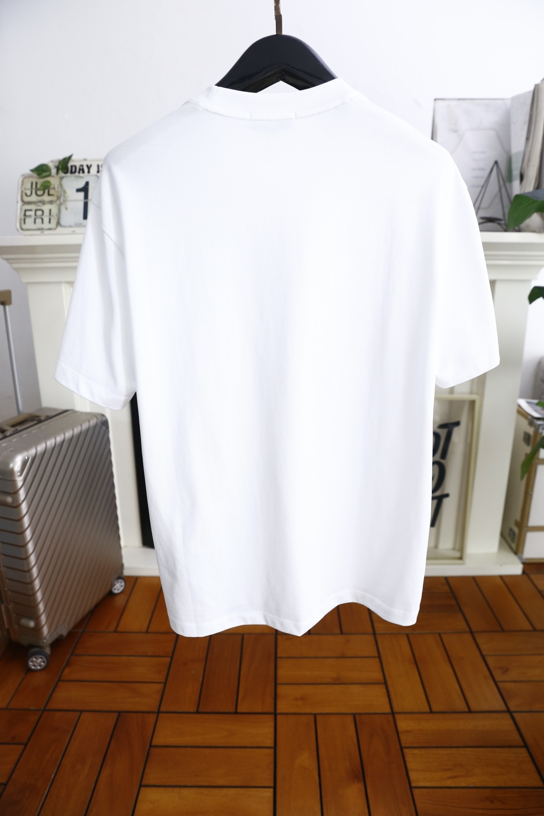 🔥蒙口/Mo*cler.
2025夏季男士圆领短袖🍃胸前奢华品牌LOGO标识标注👍🏼上身就能体会这款设计