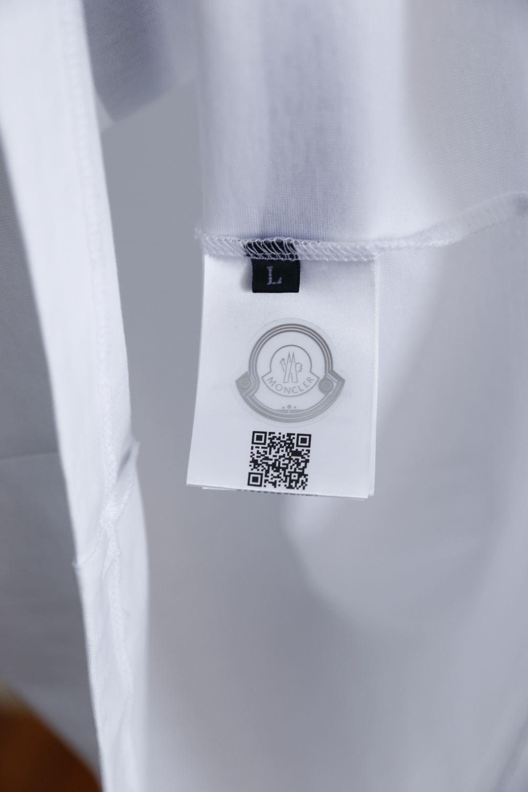 🔥蒙口/Mo*cler.
2025夏季男士圆领短袖🍃胸前奢华品牌LOGO标识标注👍🏼上身就能体会这款设计