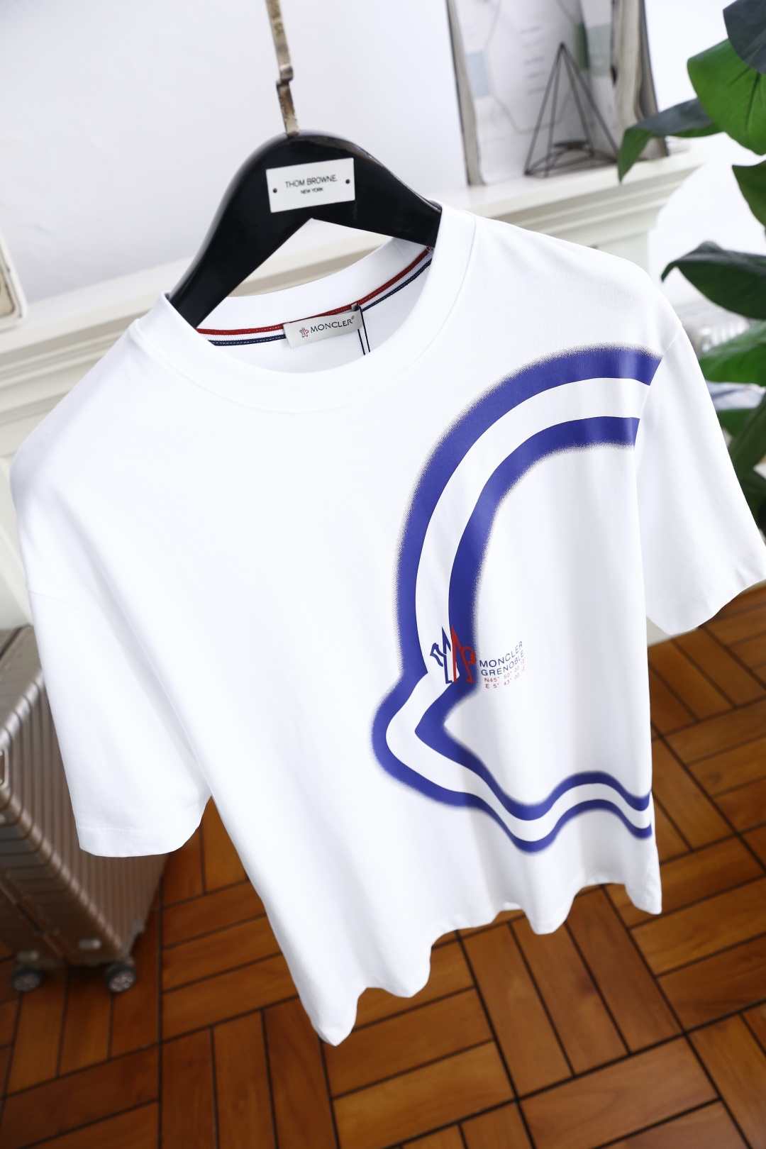 🔥蒙口/Mo*cler.
2025夏季男士圆领短袖🍃胸前奢华品牌LOGO标识标注👍🏼上身就能体会这款设计